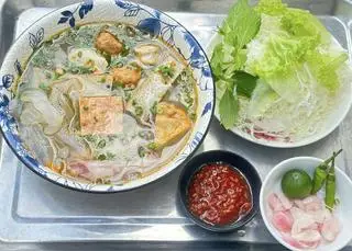 Hình ảnh bún chả cá đặc biệt