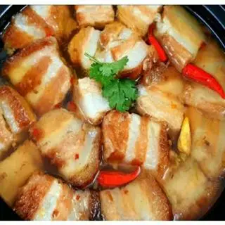 Hình ảnh Cơm Lứt với Thịt kho tàu chay 