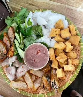 Hình ảnh Bún đậu đầy đủ