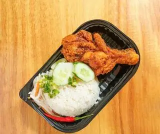 Hình ảnh Cơm gà sốt cay ngọt