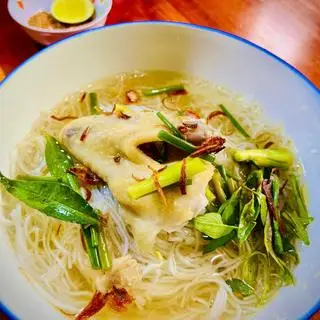 Hình ảnh Bún gạo cánh gà