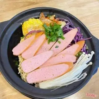 Hình ảnh Mì cay xúc xích