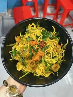 Hình ảnh Bún nghệ xào thịt bò