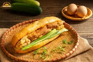 Hình ảnh Bánh Mì Pate Trứng