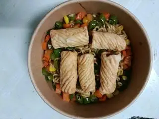 Hình ảnh mỳ trộn mực xoắn 