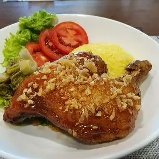 Hình ảnh cơm gà góc tư mắm tổi