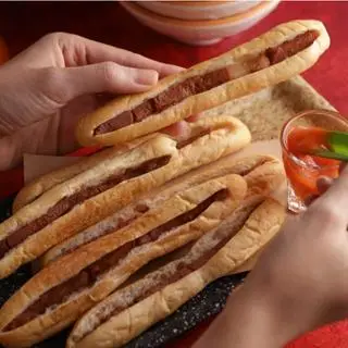 Hình ảnh Combo 10 bánh mỳ cay + trà