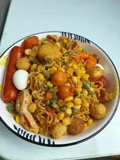 Hình ảnh Mì trộn đặc biệt