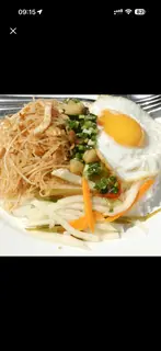 Hình ảnh Cơm tấm bì trứng ốp la