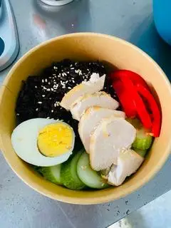 Hình ảnh cơm gạp lứt - thịt heo luộc-trứng