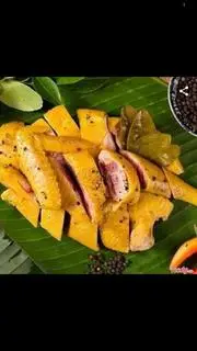 Hình ảnh Gà ủ muối nửa con ăn nóng - kèm nước chấm