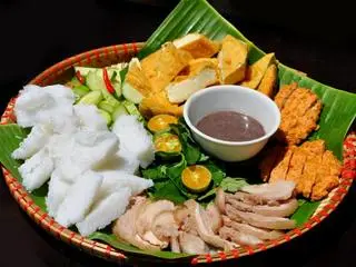Hình ảnh Bún đậu dày đủ 