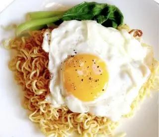 Hình ảnh mì xào trứng 