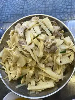 Hình ảnh Cơm thịt kho măng