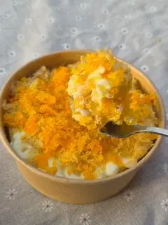 Hình ảnh Bông lan trứng muối mix sốt (sốt dầu trứng + sốt phô mai cream cheese) size L