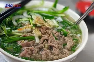 Hình ảnh bún tái ( chín ) 