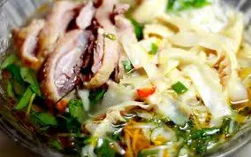 Hình ảnh cơm Vịt Xáo Măng 