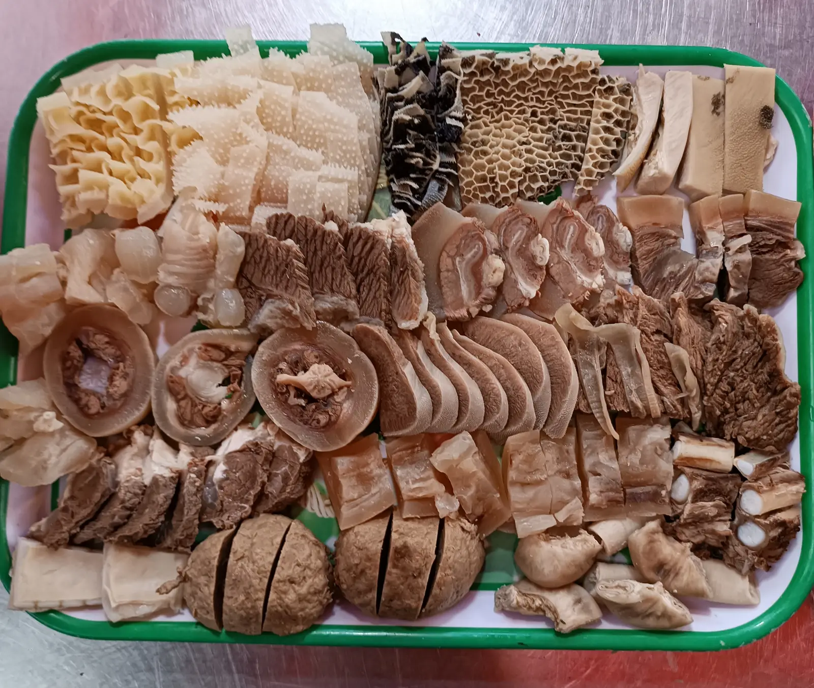 Hình ảnh lẩu bò thập cẩm 