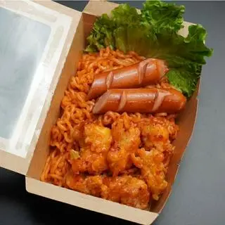 Hình ảnh Mì Trộn Gà Rán, Xúc Xích