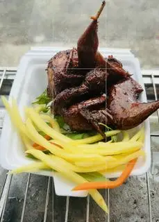 Hình ảnh 1 con cút chiên bơ 