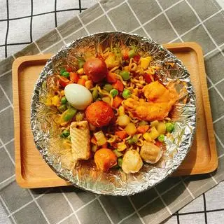 Hình ảnh Mì trộn gói đầy đủ