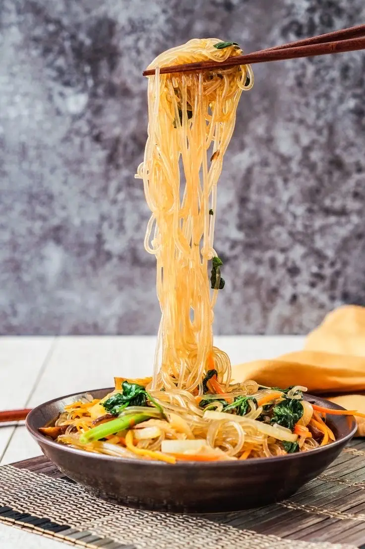 Hình ảnh Miến trộn gà nấm