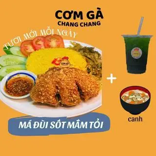 Hình ảnh Cơm gà xối mỡ sốt mắm tỏi (size nhỏ) + trà tắc thái xanh khổng lồ