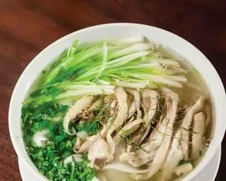 Hình ảnh Phở gà đùi
