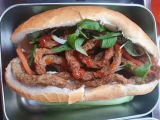 Hình ảnh Bánh mì chả cá nóng Má Hải 