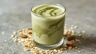 Hình ảnh Matcha latte hạnh nhân