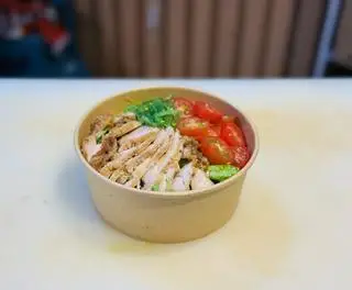 Hình ảnh Salad gà sốt chanh dây