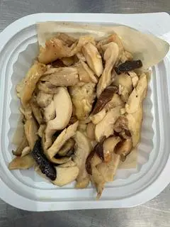 Hình ảnh Gà xào nấm thêm