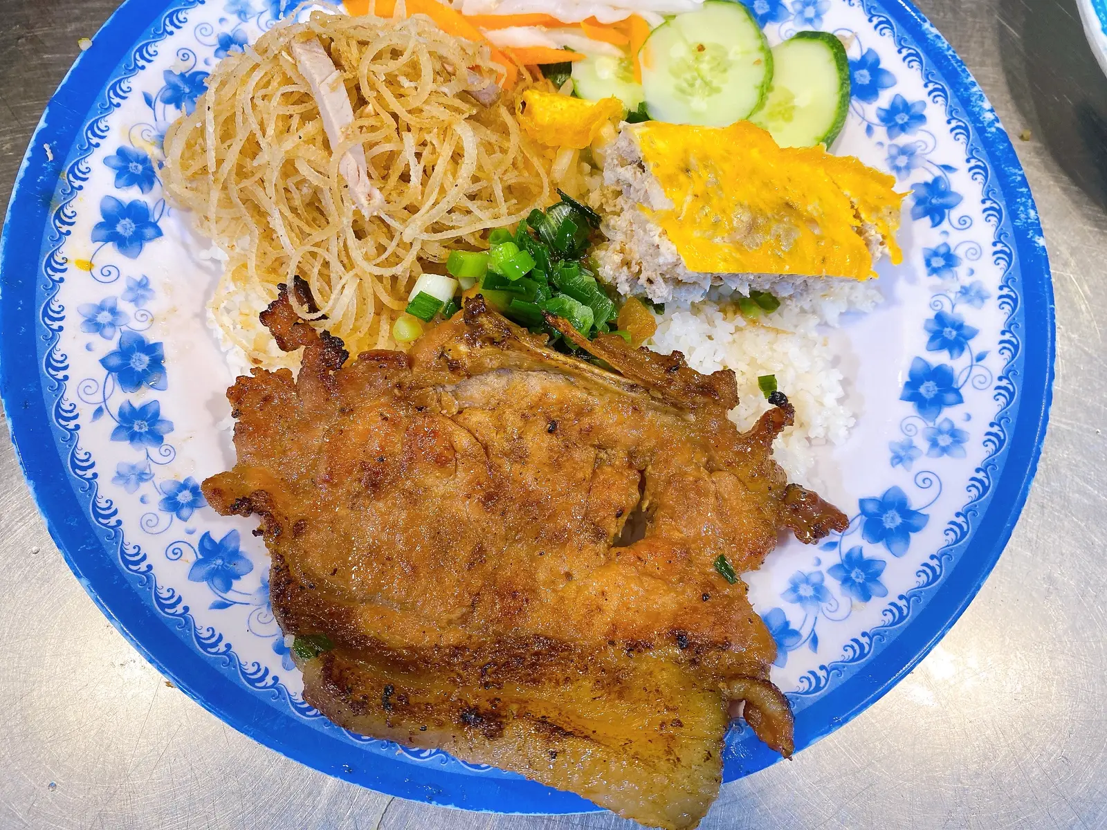 Hình ảnh Cơm tấm sườn - bì - chả