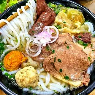 Hình ảnh Bún bò Huế bát đặc biệt