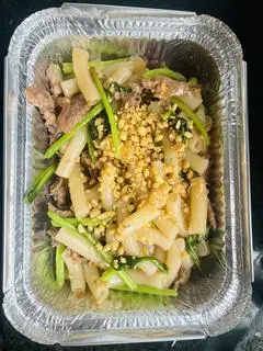 Hình ảnh nui xào bò 