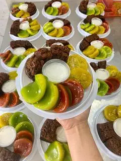 Hình ảnh Bánh mix bò- chuối-da lợn - chín tầng mây kèm cốt dừa 