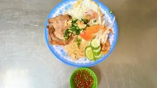 Hình ảnh Cơm tấm sườn bì chả