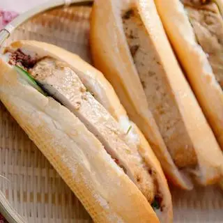 Hình ảnh Bánh mì chả mỡ size lớn