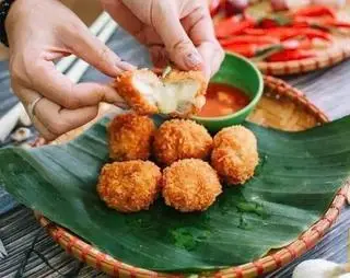 Hình ảnh nem chua phô mai