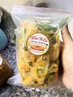 Hình ảnh Bánh tráng muối dừa tỏi ớt
