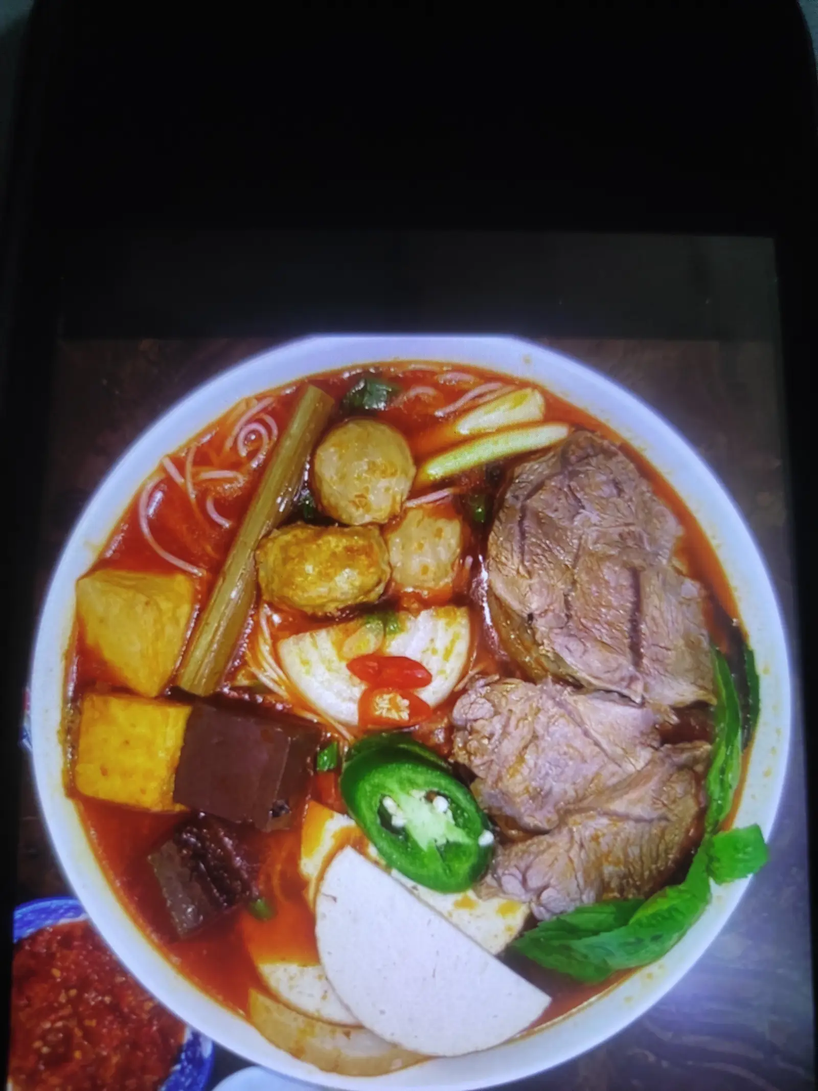 Hình ảnh bún bò huế đầy đủ