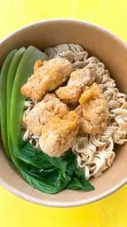 Hình ảnh Mì trộn gà viên popcorn