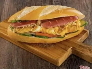 Hình ảnh Bánh Mì Xúc Xích Trứng 