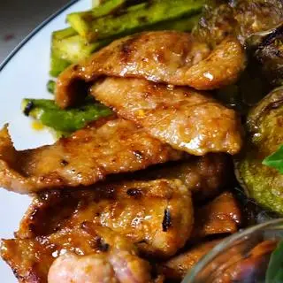 Hình ảnh vú heo nướng