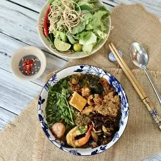 Hình ảnh 2. Bánh đa cua Hải Phòng thập cẩm