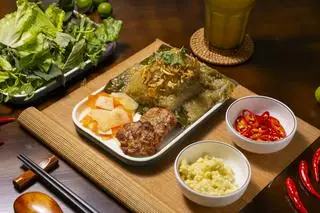 Hình ảnh Bánh chưng chả thịt