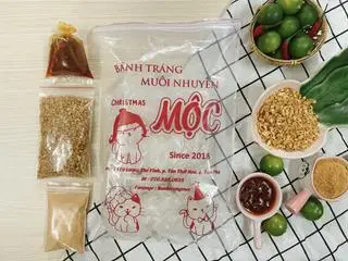 Hình ảnh Combo Bánh Tráng Muối Tỏi Phi Sate