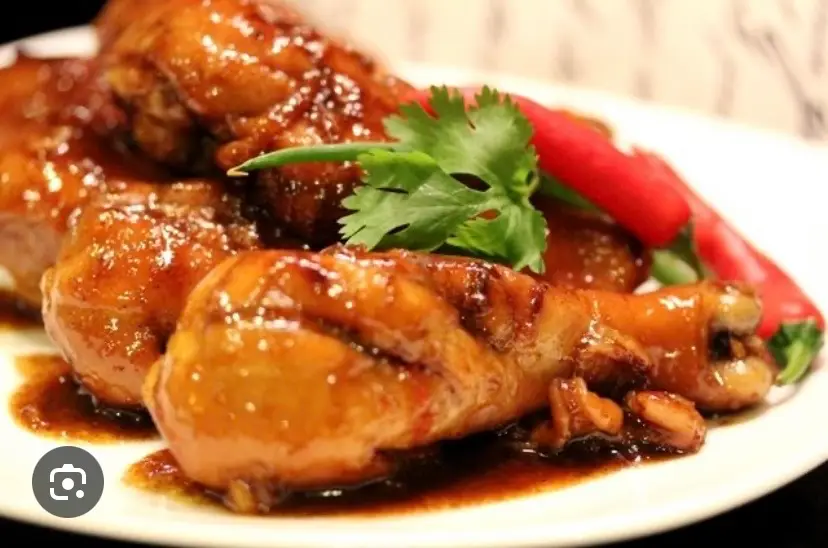 Hình ảnh Cơm Đùi gà khìa nước dừa