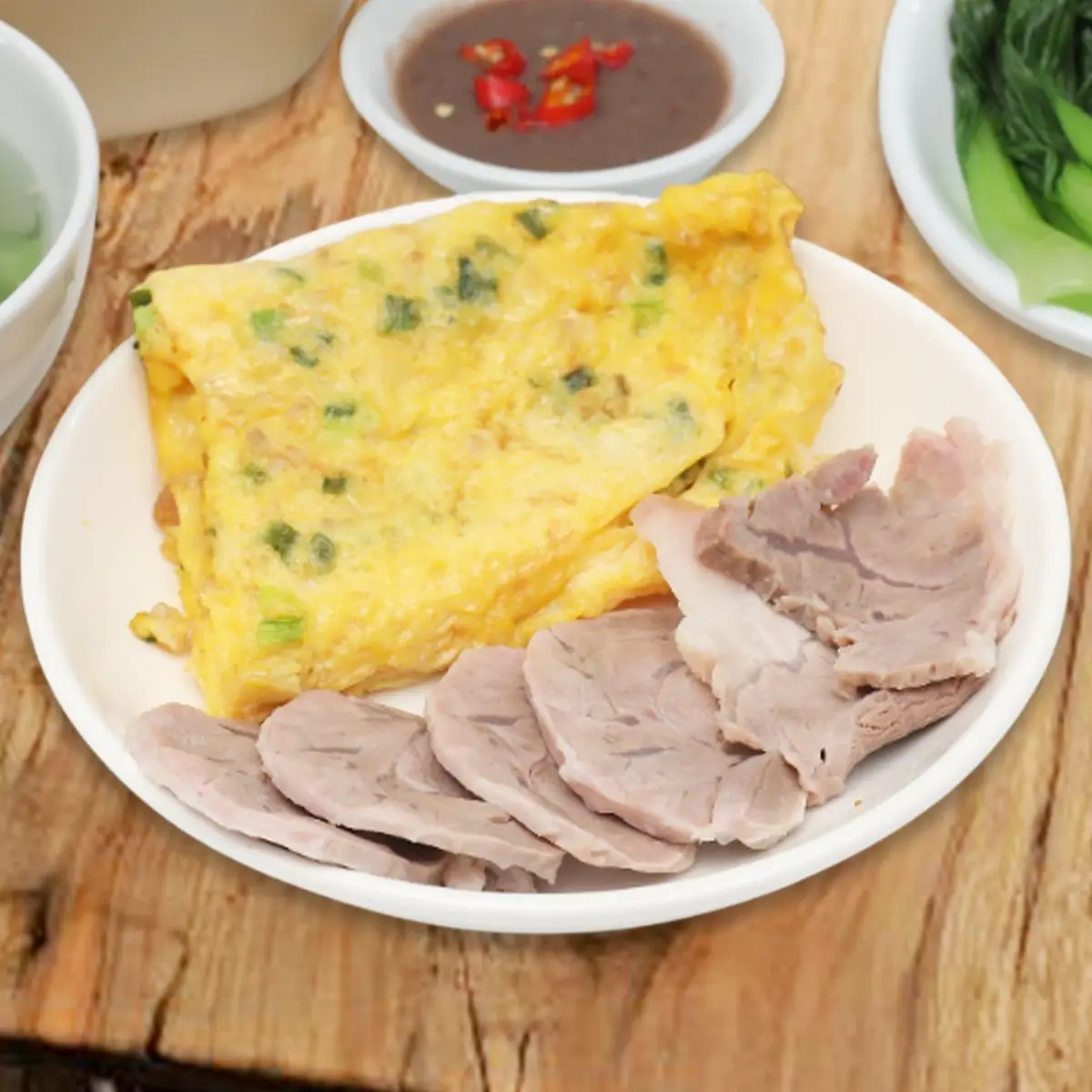Hình ảnh Cơm thịt luộc, trứng cuộn thịt chiên(BEST SELLER)❤️