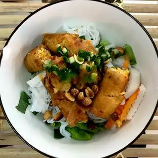 Hình ảnh Bún chả giò chay